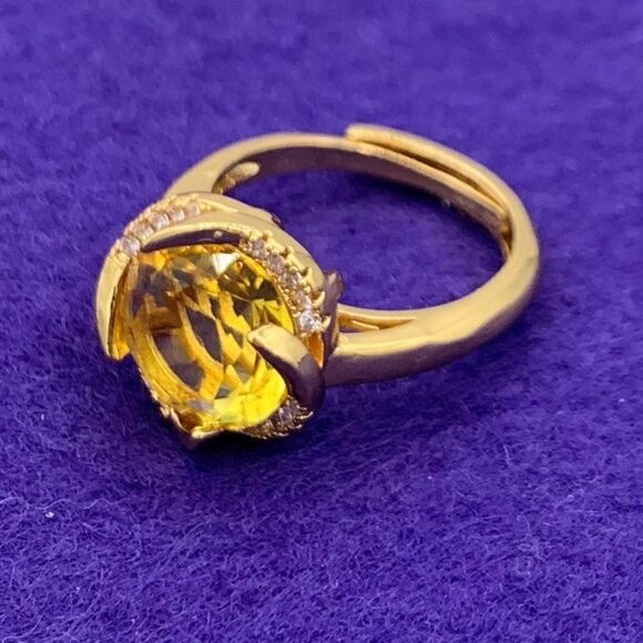 New, no tags. Yellow topaz, intense colour, white diamond accents, real gold - Picture 3 of 16